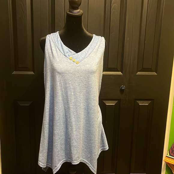 Blue Tunic (Bin 1) - the third picture depicts true color - Picture 1 of 3